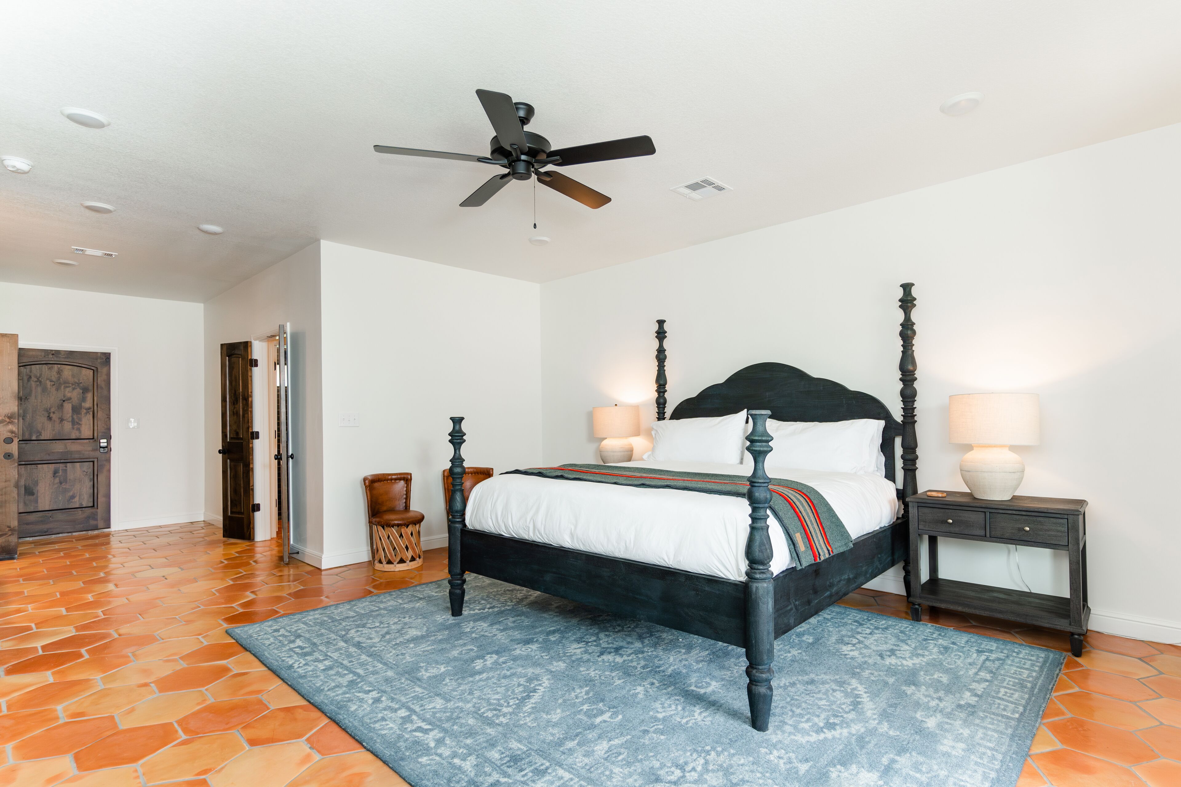 1 chambre, fer et planche à repasser, lit parapluie, Wi-Fi gratuit