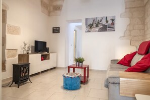 TV - GuestHost - Coincidences Pleasant Apartment in Ostuni (Ostuni)