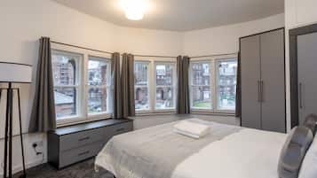 Apartemen | 1 kamar tidur, seprai antialergi, dan ruang kerja ramah laptop