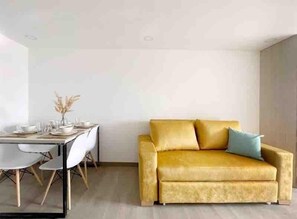 City Apartment | Living area