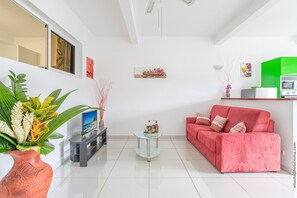 Living area - Basilic" at the Refuge de Madiana in Schoelcher (Schoelcher)