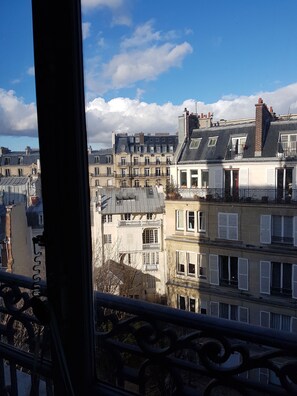 Interior - Paris 8, luxurious, renovated, 4 BED/4 BATH, air con, 1 indep. & attached studio (Paris)