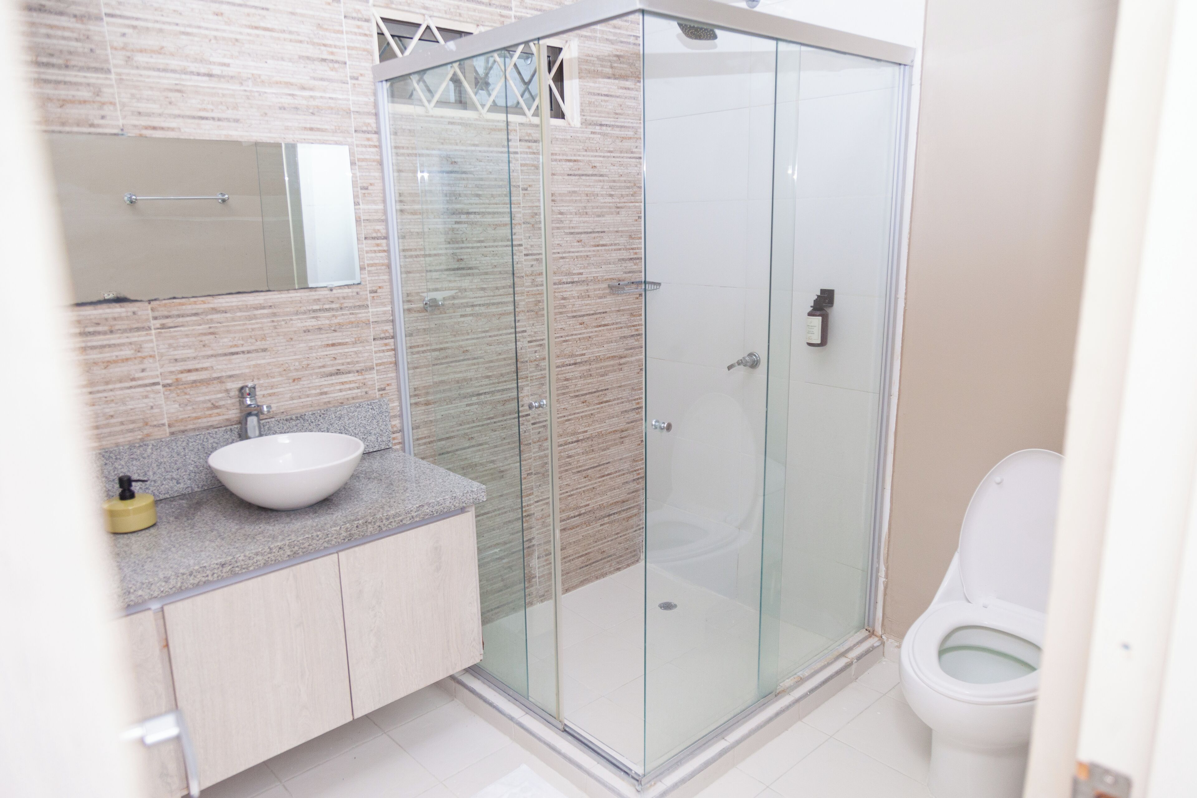 Classic Apartment | Bathroom | Separate tub and shower, towels, soap, toilet paper