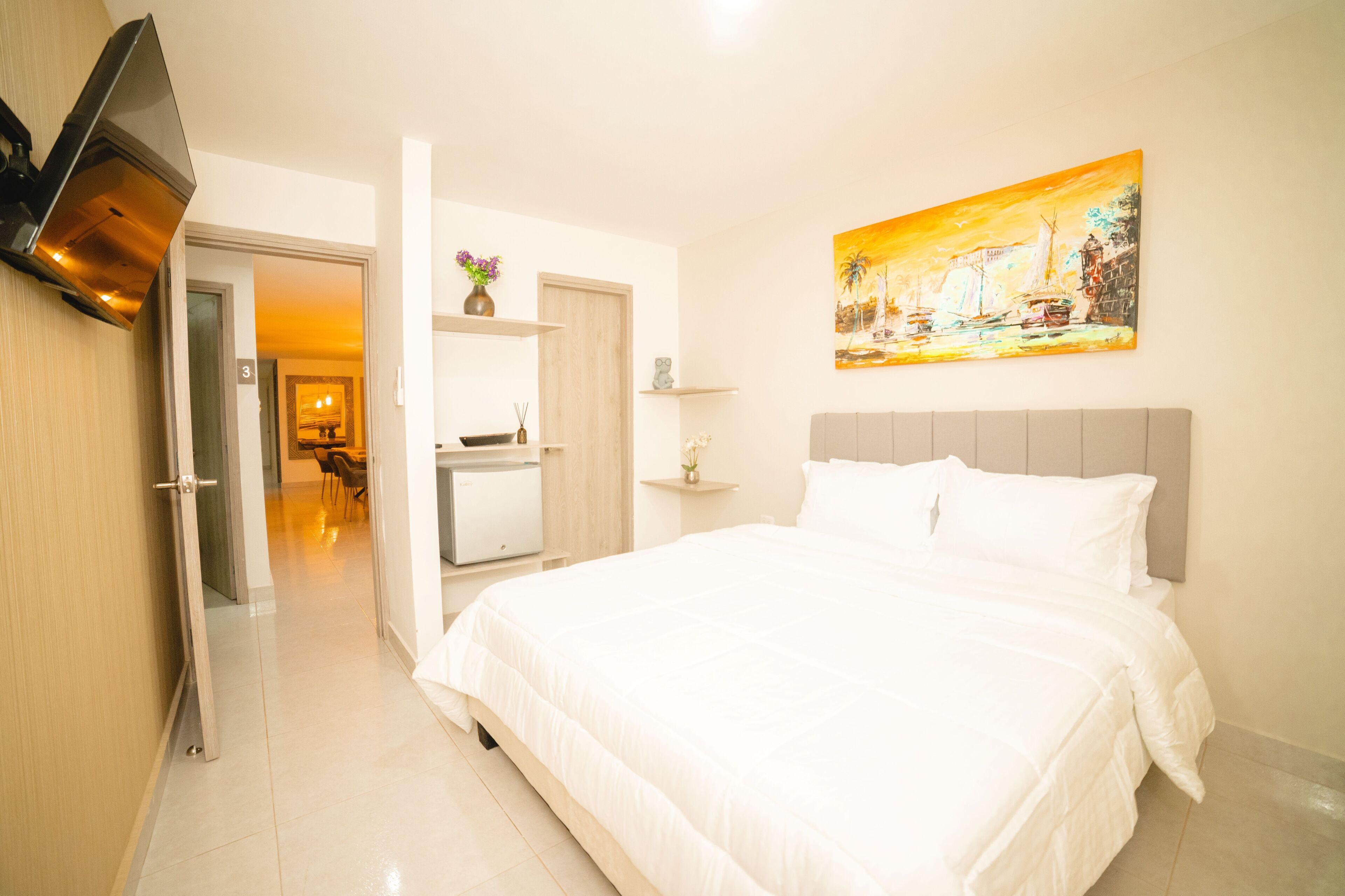 Kamar Basic, 1 Tempat Tidur Queen | Tirai kedap cahaya, setrika/meja setrika, dan Wi-Fi gratis