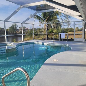 Piscine extérieure, piscine chauffée
