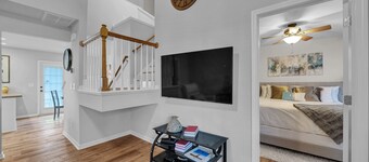 Chic 3BR Townhome Next to Neuse River Trail - 1 Min Walk