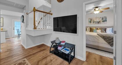 Chic 3BR Townhome Next to Neuse River Trail - 1 Min Walk