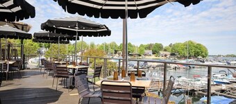 Birkdale Plaza Balcony View, Shop-Eat-Work-Play