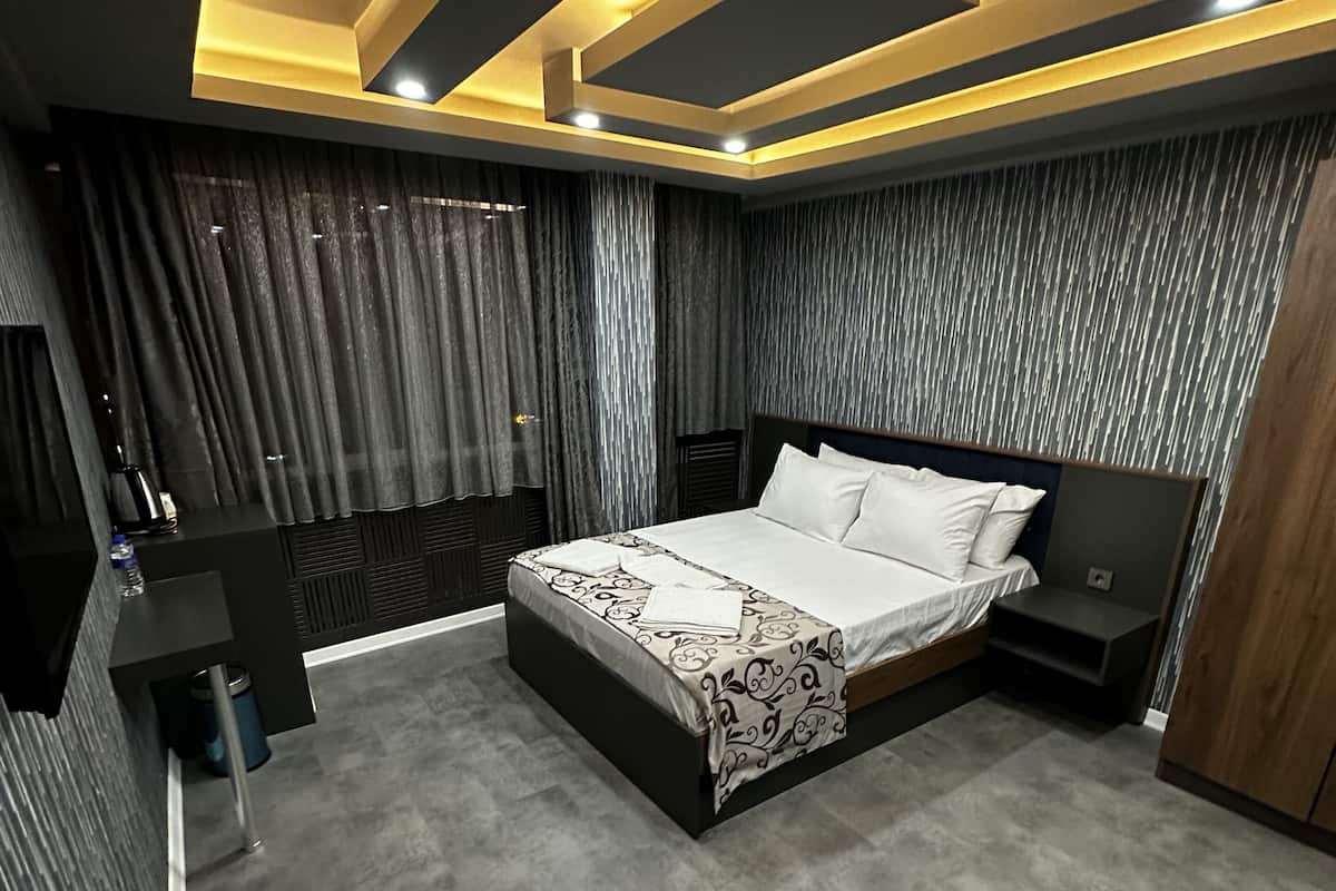 Chambre économique | Draps en coton égyptien, literie de qualité, bureau