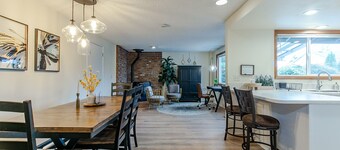 Cheerful, Comfortable and Convenient 3 Bedroom Home