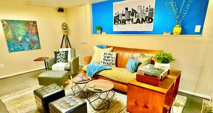 Spacious Getaway Near Mt Tabor Park—Sleeps 4, Kitchen, AC, WD, Workspace, Patio