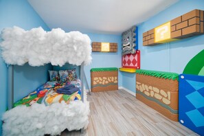 6 bedrooms, iron/ironing board, WiFi, bed sheets