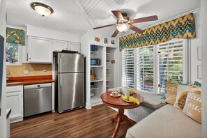 Interior - Modern Riverfront Inlet Cove 3Bd- Open Porches, Dog Friendly, Pool Access! (Kiawah Island)