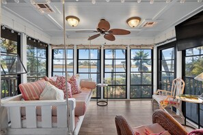 TV, fireplace - Modern Riverfront Inlet Cove 3Bd- Open Porches, Dog Friendly, Pool Access! (Kiawah Island)