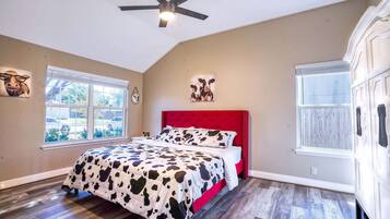 4 habitaciones, tabla de planchar con plancha, wifi y ropa de cama