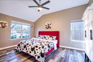 4 dormitoris, planxa i posts de planxar, wifi i roba de llit