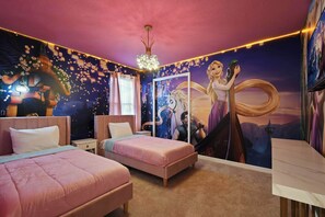 7 bedrooms, iron/ironing board, WiFi, bed sheets