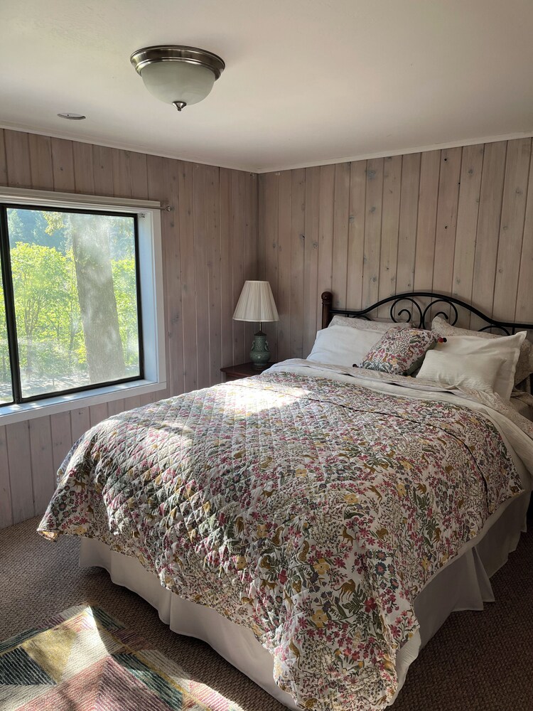 Cozy home in Medford Oregon. PetFriendly! Jackson County Vrbo