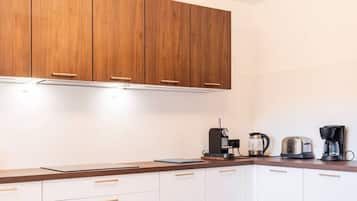 Réfrigérateur, micro-ondes, four, lave-vaisselle