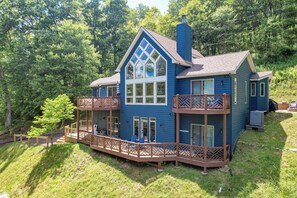 Exterior - Stunning! Renovated! Modern + Beautiful! THE VIEW! (McHenry)