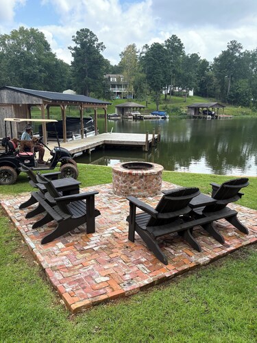 Lakefront Property 
Fish, Cook and EAT!
Swim, Float, Relax