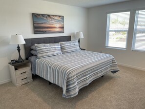 3 bedrooms, desk, iron/ironing board, free WiFi - Impressive, New 3BD/2BA Townhome in Skye Ranch, Sarasota, 11 Miles to Beaches (Sarasota)