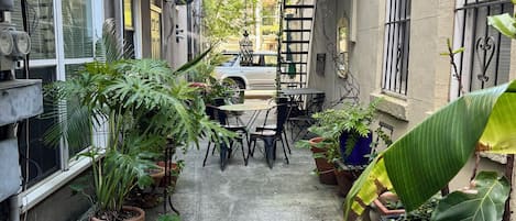 屋外ダイニングエリア