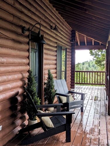 Cozy Mountain escape near Park City w/ game room, hot tub for the whole family