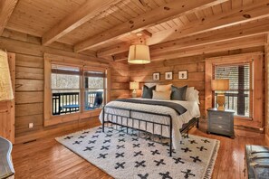 3 bedrooms, desk, iron/ironing board, WiFi