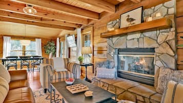 Télévision, cheminée