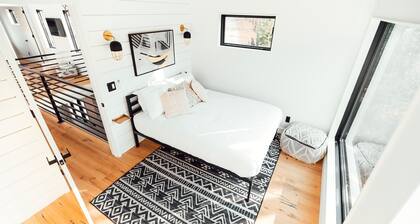 The Rohe Block | Hocking Hills, Luxury Cabin