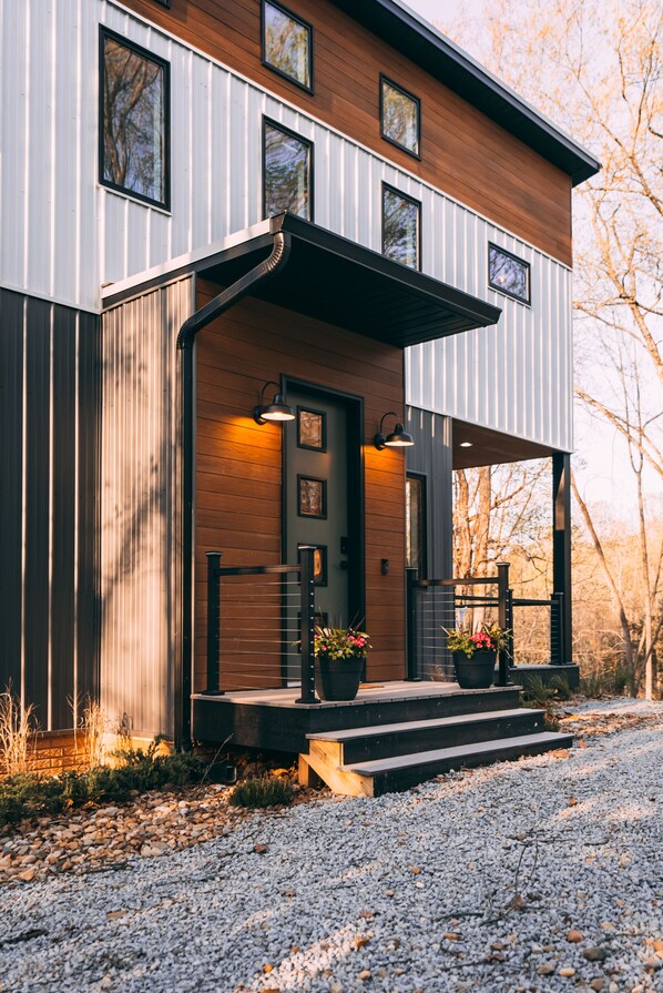 Exterior detail - The Rohe Block | Luxury Modern Cabin (South Bloomingville)