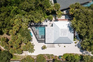 Exterior - 🐬NO DAMAGES, ACCEPTING BOOKINGS, New Private Heated Pool and Hot Tub🐬 (Englewood)