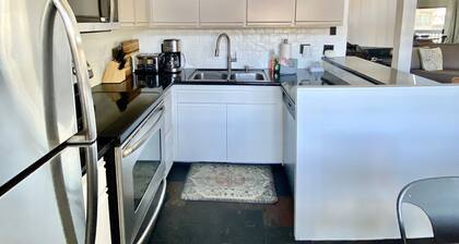 NEW!Amazing Location! Ski, Hike & Soak.. Repeat. 3 bedroom/3 Bath Mammoth Condo