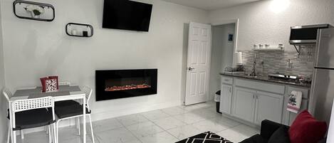 Smart-tv en een open haard