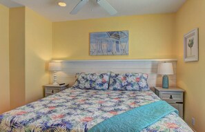 10 bedrooms, WiFi, bed sheets - Private Heated Pool and 2 Golf Carts Included, Pet Friendly (Port Aransas)