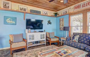 TV - Private Heated Pool and 2 Golf Carts Included, Pet Friendly (Port Aransas)