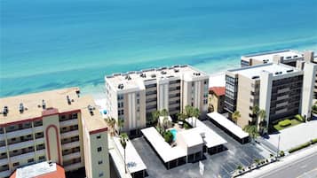 Condo (2 Bedrooms) | Property amenity