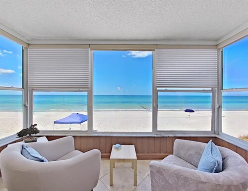 Madeira Vista 202 by Distinctive Beach Rentals