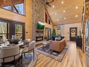Studio (4 Bedrooms) | Property amenity - Mountain Ventures by Jackson Mountain Rentals (Pigeon Forge)