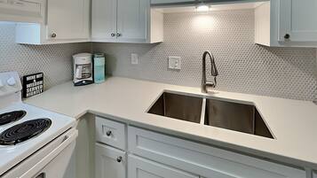 Condo (2 Bedrooms) | Property amenity