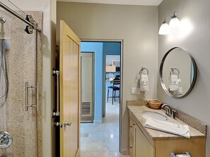 Condo (3 Bedrooms) | Servicio de la propiedad