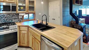 House (3 Bedrooms) | Property amenity