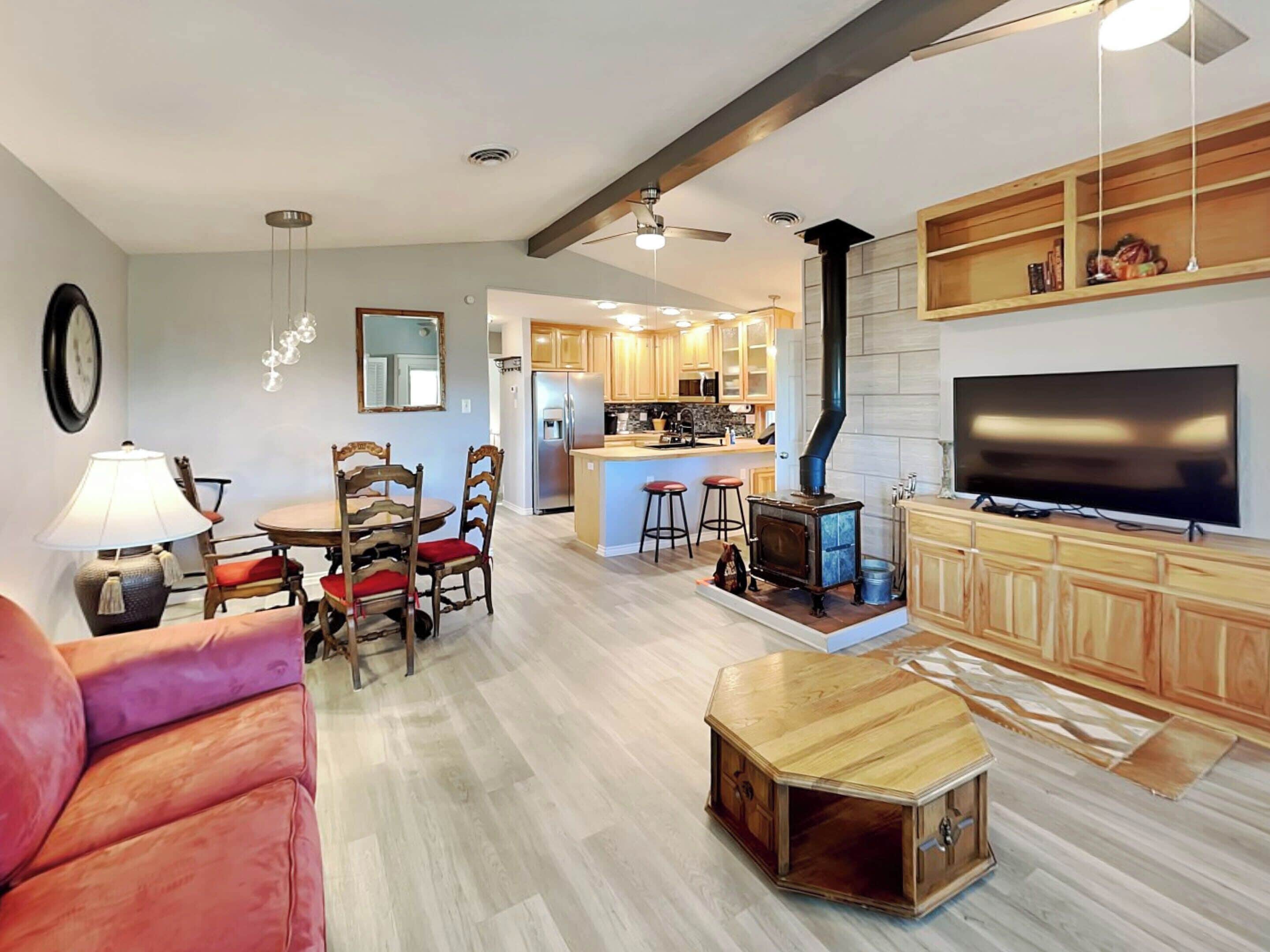 House (3 Bedrooms) | Property amenity