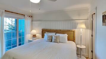 Casa, varias camas, patio (PV106) | 3 habitaciones, decoración personalizada y muebles diferentes