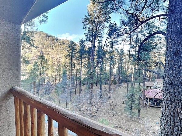 House (3 Bedrooms) | Property amenity