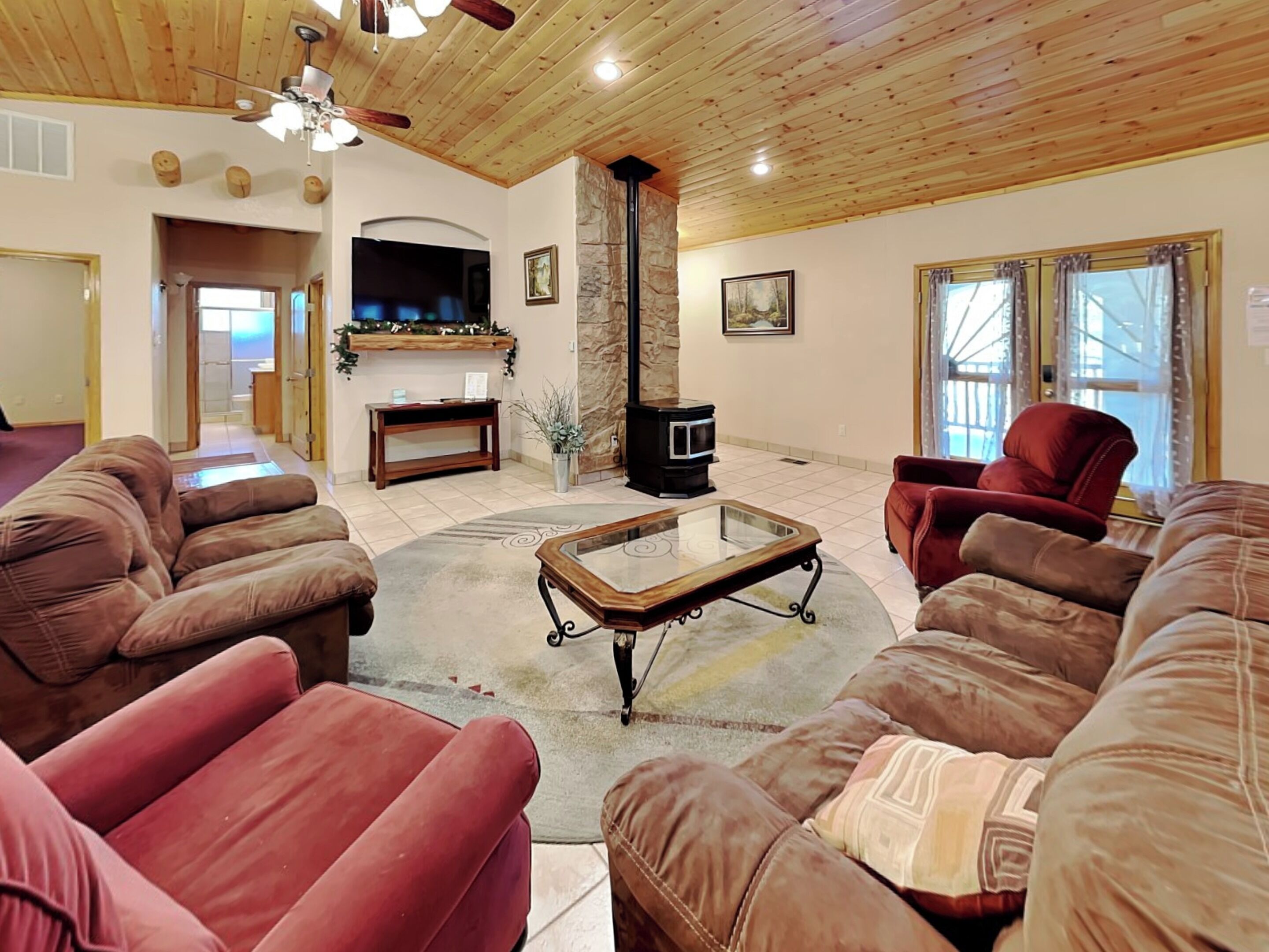 House (3 Bedrooms) | Property amenity