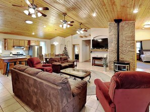 House (3 Bedrooms) | Property amenity - Mountain Paradise by Ruidoso Vacation Rentals (Ruidoso)