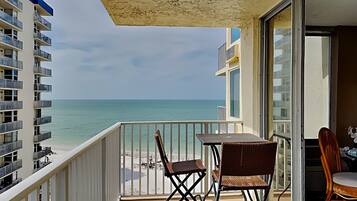 Condo, 1 King Bed, Pool Access, Ocean View (#701B) | Property grounds