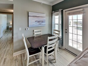 Appart'hôtel, plusieurs lits, accès piscine, vue plage (#3-202) | Restauration